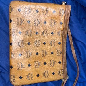 Authentic MCM Visetos Liz Shopper Cognac Pouch